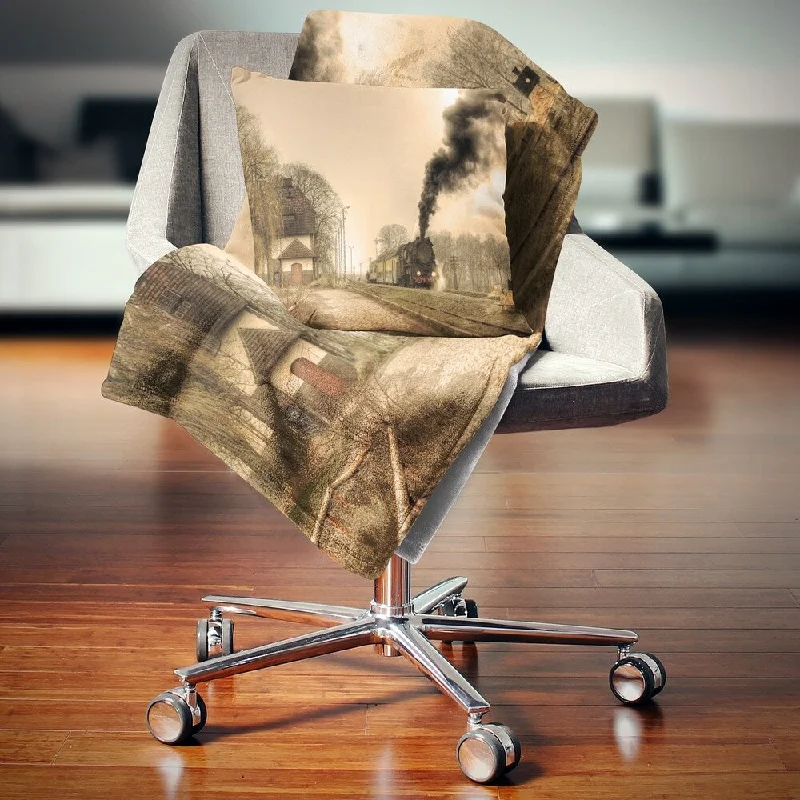 Linen blankets with a rustic and textured lookLinen blankets with a rustic and textured lookDesignart 'Retro Steam Train' Landscape Photography Throw Blanket