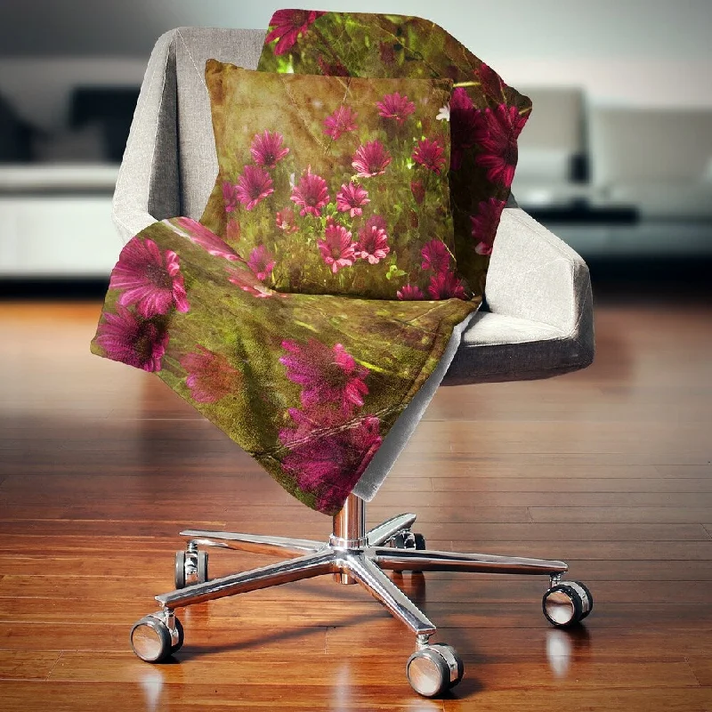 Silk blankets with a smooth and elegant touchSilk blankets with a smooth and elegant touchDesignart 'Spring Garden with Little Red Flowers' Floral Throw Blanket Silk blankets with a smooth and elegant touchSilk blankets with a smooth and elegant touchDesignart 'Spring Garden with Little Red Flowers' Floral Throw Blanket