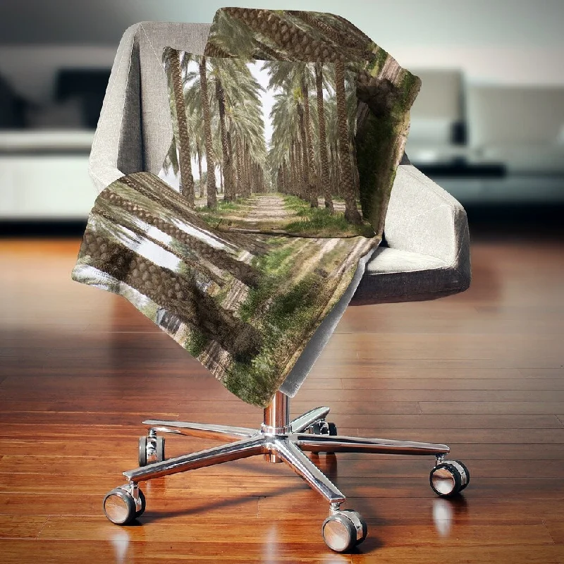 Queen - size blankets for standard - sized bedsQueen - size blankets for standard - sized bedsDesignart 'Date Palm Plantation Photography' Modern Forest Throw Blanket Queen - size blankets for standard - sized bedsQueen - size blankets for standard - sized bedsDesignart 'Date Palm Plantation Photography' Modern Forest Throw Blanket