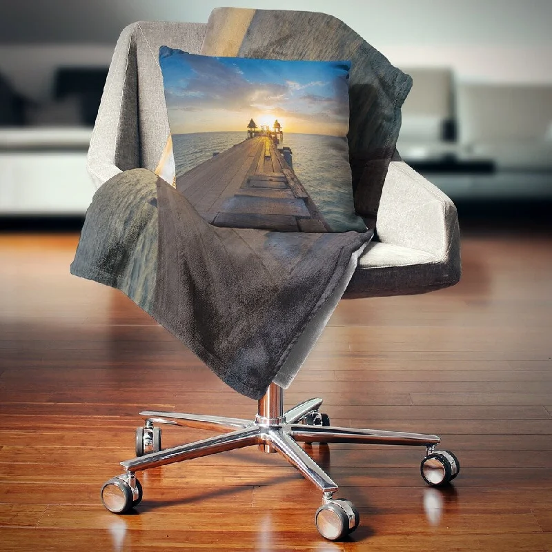 Chenille blankets with a thick and fuzzy textureChenille blankets with a thick and fuzzy textureDesignart 'Huge Wooden Pier into Setting Sun' Pier Seascape Throw Blanket Chenille blankets with a thick and fuzzy textureChenille blankets with a thick and fuzzy textureDesignart 'Huge Wooden Pier into Setting Sun' Pier Seascape Throw Blanket