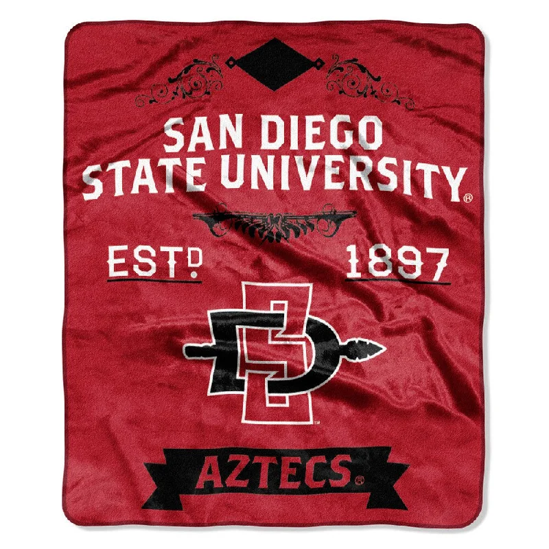 Alpaca wool blankets for a hypoallergenic and warm optionAlpaca wool blankets for a hypoallergenic and warm optionCOL 670 San Diego State University 'Label' Raschel Throw Alpaca wool blankets for a hypoallergenic and warm optionAlpaca wool blankets for a hypoallergenic and warm optionCOL 670 San Diego State University 'Label' Raschel Throw