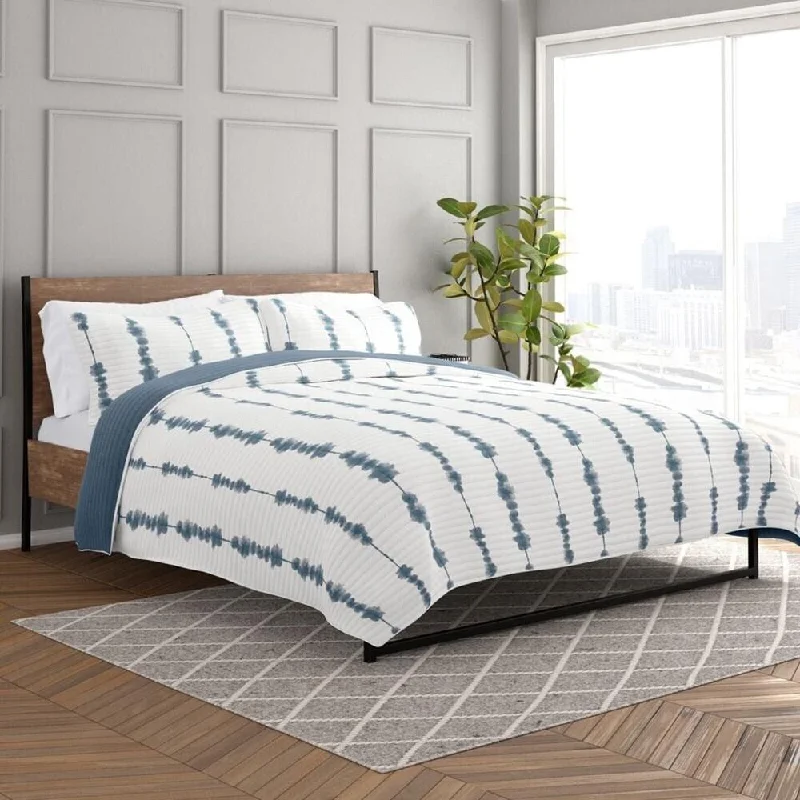 Fleece blankets for a cozy and plush textureFleece blankets for a cozy and plush texture3pc Full/Queen Quilted Coverlet Set Reversible Shabori Navy Fleece blankets for a cozy and plush textureFleece blankets for a cozy and plush texture3pc Full/Queen Quilted Coverlet Set Reversible Shabori Navy