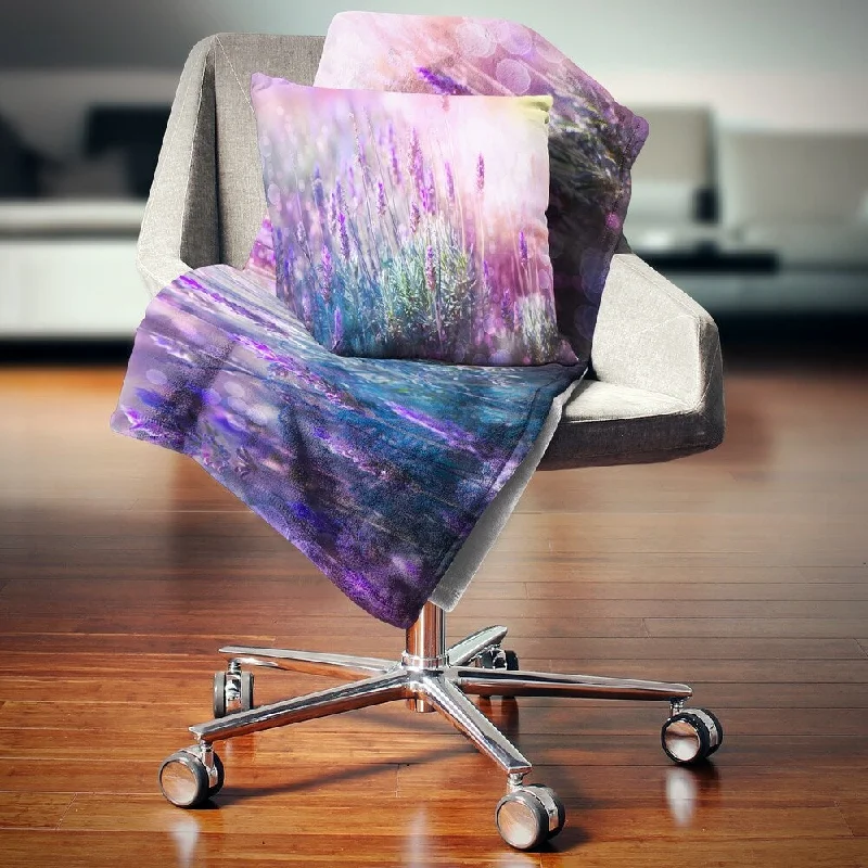 Chenille blankets with a thick and fuzzy textureChenille blankets with a thick and fuzzy textureDesignart 'Growing and Blooming Lavender' Floral Throw Blanket Chenille blankets with a thick and fuzzy textureChenille blankets with a thick and fuzzy textureDesignart 'Growing and Blooming Lavender' Floral Throw Blanket