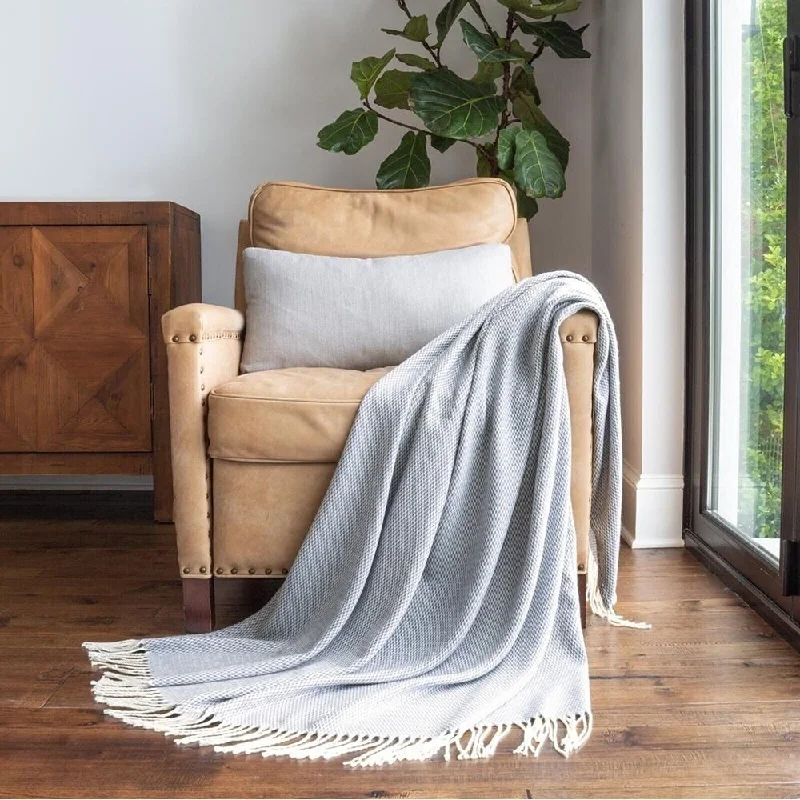 Linen blankets with a rustic and textured lookLinen blankets with a rustic and textured look50" x 60" Throw Herringbone Weave Dusk Blue Linen blankets with a rustic and textured lookLinen blankets with a rustic and textured look50" x 60" Throw Herringbone Weave Dusk Blue