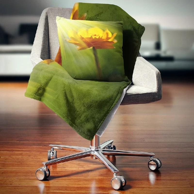 Cotton blankets for breathability and a lightweight feelCotton blankets for breathability and a lightweight feelDesignart 'Large Yellow Flower in Spotlight' Flower Throw Blanket Cotton blankets for breathability and a lightweight feelCotton blankets for breathability and a lightweight feelDesignart 'Large Yellow Flower in Spotlight' Flower Throw Blanket
