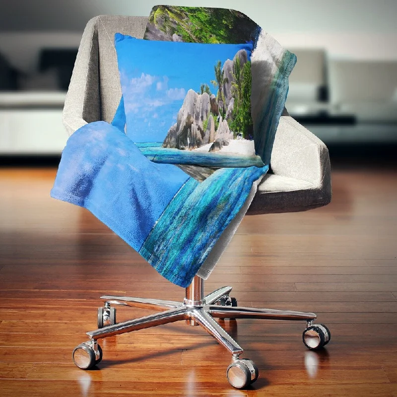 Microfiber blankets that are durable and easy to care forMicrofiber blankets that are durable and easy to care forDesignart 'Seychelles Beach Panorama' Landscape Photography Throw Blanket Microfiber blankets that are durable and easy to care forMicrofiber blankets that are durable and easy to care forDesignart 'Seychelles Beach Panorama' Landscape Photography Throw Blanket