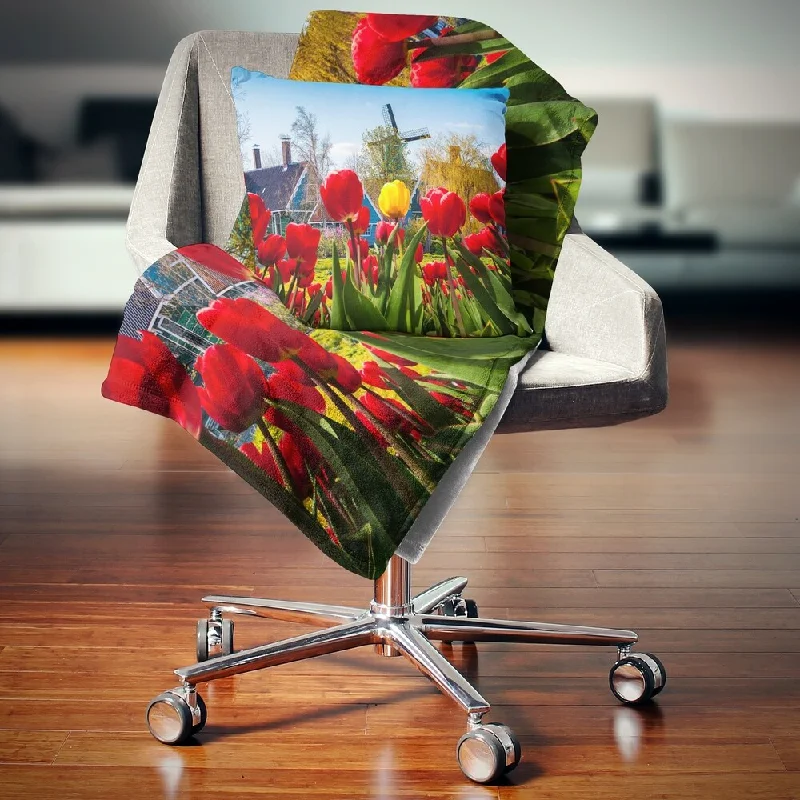 Bamboo fiber blankets with natural antibacterial propertiesBamboo fiber blankets with natural antibacterial propertiesDesignart 'Tulips in the Netherlands Village' Floral Throw Blanket Bamboo fiber blankets with natural antibacterial propertiesBamboo fiber blankets with natural antibacterial propertiesDesignart 'Tulips in the Netherlands Village' Floral Throw Blanket