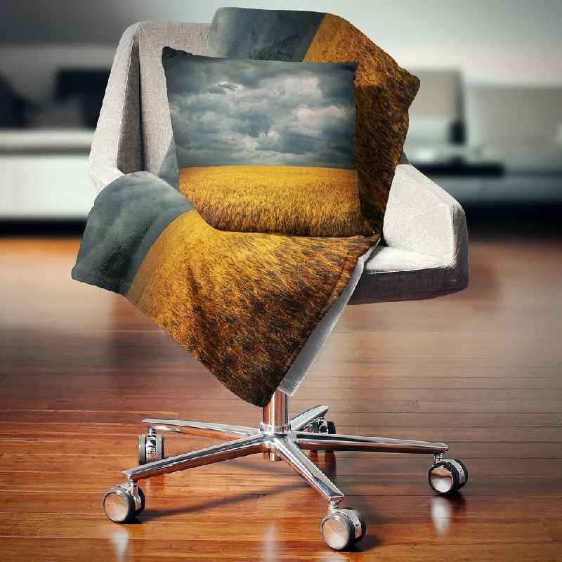 Silk blankets with a smooth and elegant touchSilk blankets with a smooth and elegant touchDesignart 'Stormy Clouds Over Wheat Field' Landscape Fleece Throw Blanket Silk blankets with a smooth and elegant touchSilk blankets with a smooth and elegant touchDesignart 'Stormy Clouds Over Wheat Field' Landscape Fleece Throw Blanket