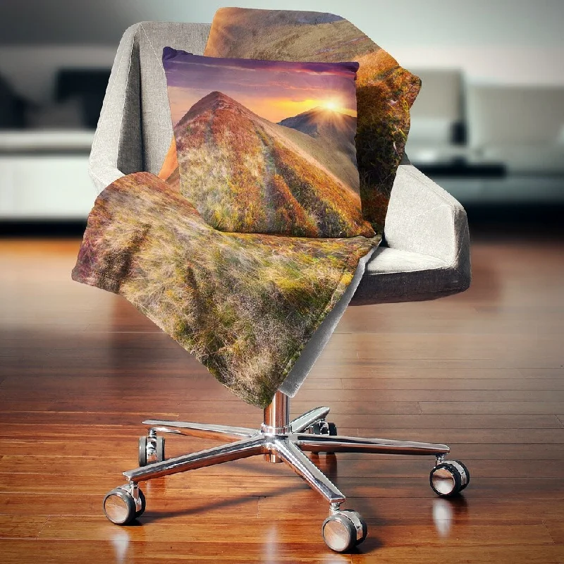 Mohair blankets with a unique sheen and softnessMohair blankets with a unique sheen and softnessDesignart 'Autumn Hills with Colorful Grass' Landscape Photography Throw Blanket Mohair blankets with a unique sheen and softnessMohair blankets with a unique sheen and softnessDesignart 'Autumn Hills with Colorful Grass' Landscape Photography Throw Blanket