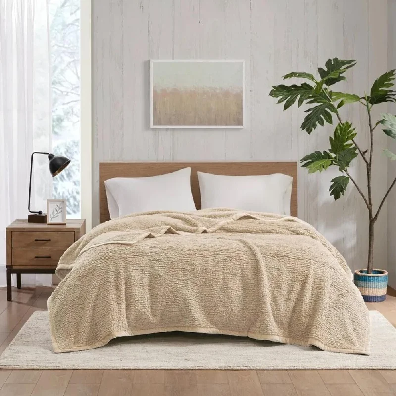 Chenille blankets with a thick and fuzzy textureChenille blankets with a thick and fuzzy textureFull/Queen Cozy Soft Velvet Binding Berber Solid Blanket Tan