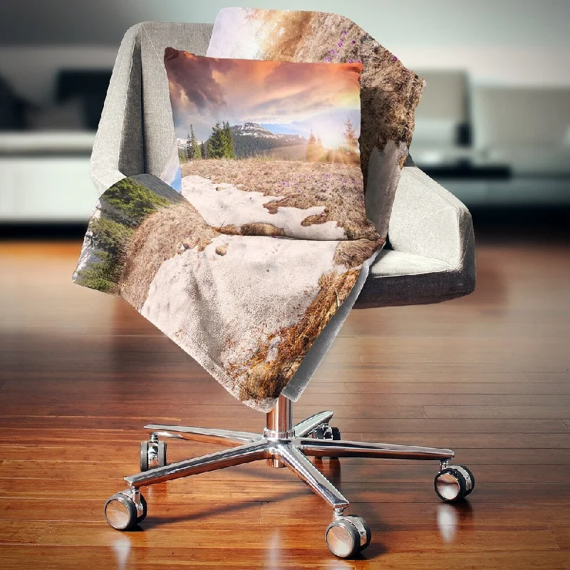 Linen blankets with a rustic and textured lookLinen blankets with a rustic and textured lookDesignart 'Blooming Crocuses in Mountains' Landscape Photography Throw Blanket Linen blankets with a rustic and textured lookLinen blankets with a rustic and textured lookDesignart 'Blooming Crocuses in Mountains' Landscape Photography Throw Blanket