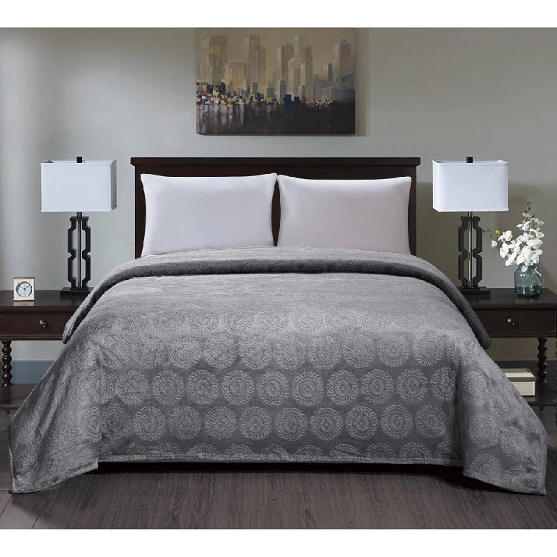 Rayon from bamboo blankets for a silky and breathable feelRayon from bamboo blankets for a silky and breathable feelCeaser Blanket Queen Gray Rayon from bamboo blankets for a silky and breathable feelRayon from bamboo blankets for a silky and breathable feelCeaser Blanket Queen Gray