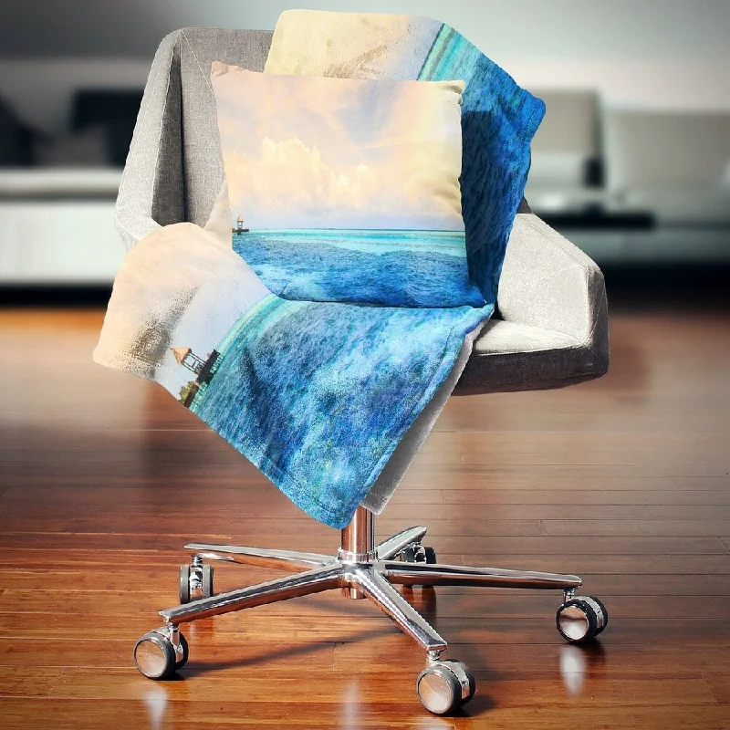 Chenille blankets with a thick and fuzzy textureChenille blankets with a thick and fuzzy textureDesignart 'Maldives Bungalows Sunset Panorama' Seascape Throw Blanket Chenille blankets with a thick and fuzzy textureChenille blankets with a thick and fuzzy textureDesignart 'Maldives Bungalows Sunset Panorama' Seascape Throw Blanket