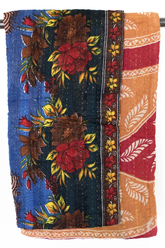 Alpaca wool blankets for a hypoallergenic and warm optionAlpaca wool blankets for a hypoallergenic and warm optionTravel Kantha Throw Alpaca wool blankets for a hypoallergenic and warm optionAlpaca wool blankets for a hypoallergenic and warm optionTravel Kantha Throw