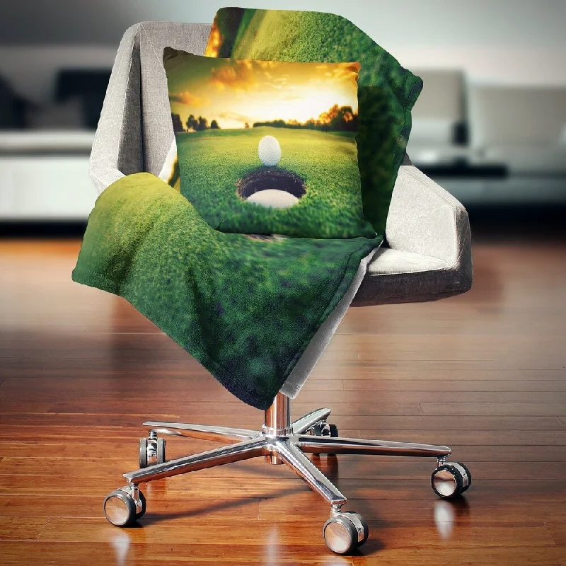 Cotton blankets for breathability and a lightweight feelCotton blankets for breathability and a lightweight feelDesignart 'Golf Ball Near Hole' Landscape Fleece Throw Blanket Cotton blankets for breathability and a lightweight feelCotton blankets for breathability and a lightweight feelDesignart 'Golf Ball Near Hole' Landscape Fleece Throw Blanket