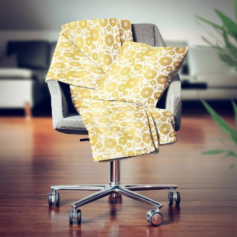 King - size blankets to cover large beds comfortablyKing - size blankets to cover large beds comfortablyDesignart' Golden Floral I' Modern Throw Blanket - 71x59 King - size blankets to cover large beds comfortablyKing - size blankets to cover large beds comfortablyDesignart' Golden Floral I' Modern Throw Blanket - 71x59