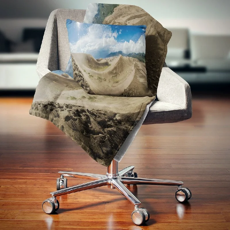 Microfiber blankets that are durable and easy to care forMicrofiber blankets that are durable and easy to care forDesignart 'Massive Sand Dunes Panorama' Landscape Fleece Throw Blanket Microfiber blankets that are durable and easy to care forMicrofiber blankets that are durable and easy to care forDesignart 'Massive Sand Dunes Panorama' Landscape Fleece Throw Blanket