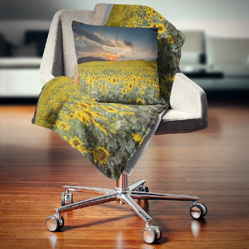 Cotton blankets for breathability and a lightweight feelCotton blankets for breathability and a lightweight feelDesignart 'Sunflower Sunset with Cloudy Sky' Landscape Fleece Throw Blanket Cotton blankets for breathability and a lightweight feelCotton blankets for breathability and a lightweight feelDesignart 'Sunflower Sunset with Cloudy Sky' Landscape Fleece Throw Blanket