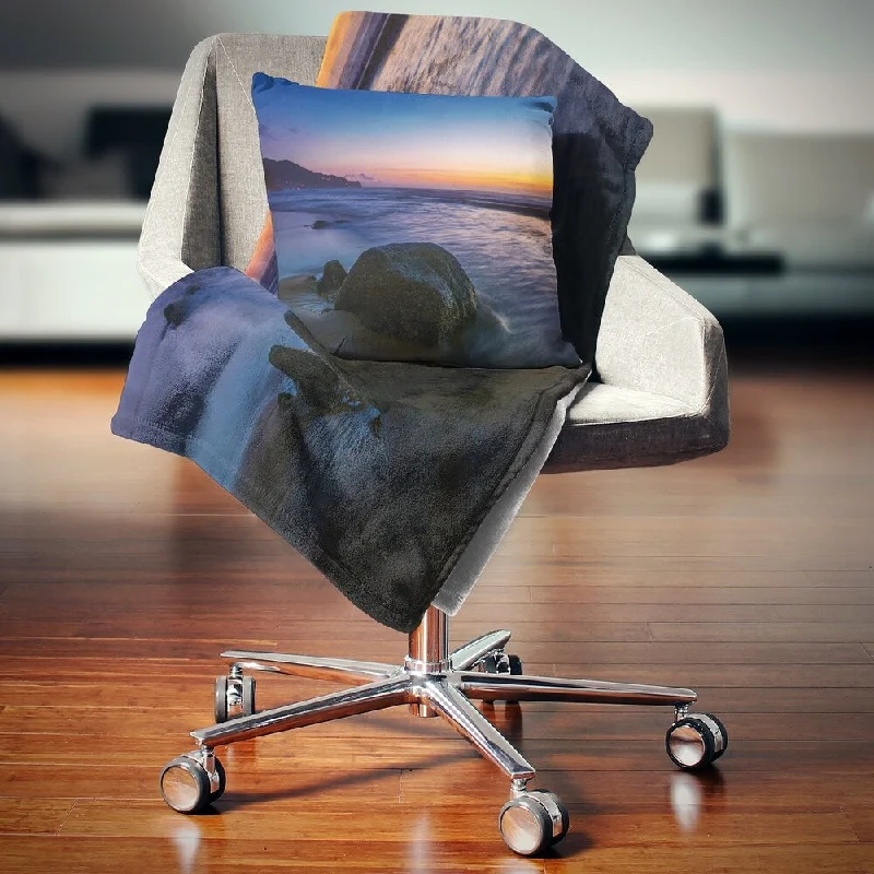 Queen - size blankets for standard - sized bedsQueen - size blankets for standard - sized bedsDesignart 'Dark Tropical Seashore in Evening' Seascape Throw Blanket Queen - size blankets for standard - sized bedsQueen - size blankets for standard - sized bedsDesignart 'Dark Tropical Seashore in Evening' Seascape Throw Blanket
