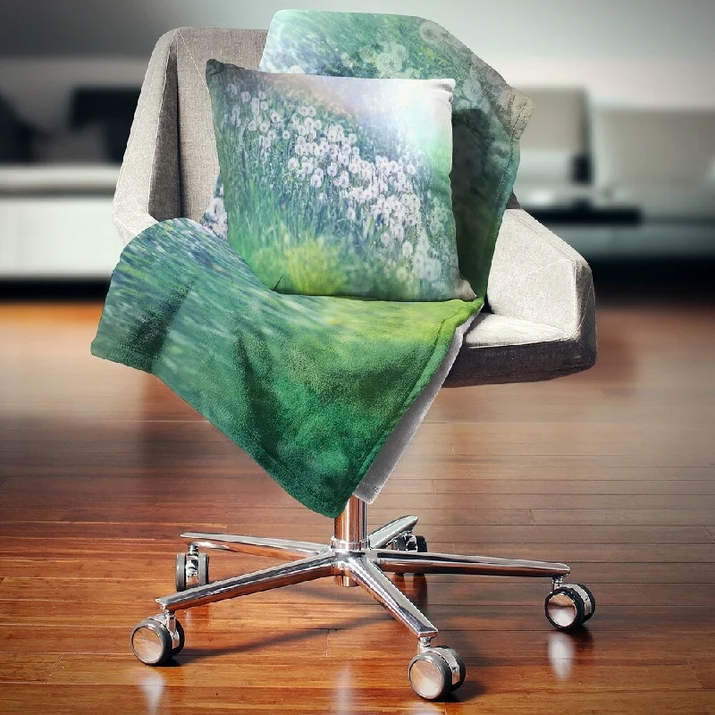 Queen - size blankets for standard - sized bedsQueen - size blankets for standard - sized bedsDesignart 'Mountain Plain with Little Flowers' Flower Throw Blanket Queen - size blankets for standard - sized bedsQueen - size blankets for standard - sized bedsDesignart 'Mountain Plain with Little Flowers' Flower Throw Blanket