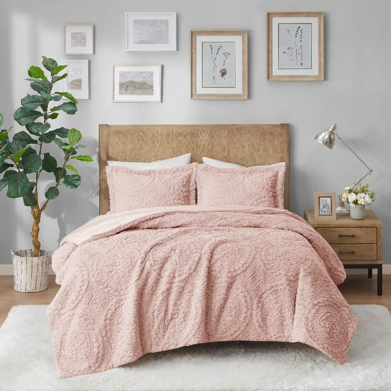 Silk - filled comforters for a luxurious and smooth touchMadison Park Nova Embroidered Medallion Faux Fur Plush Comforter Set Silk - filled comforters for a luxurious and smooth touchMadison Park Nova Embroidered Medallion Faux Fur Plush Comforter Set