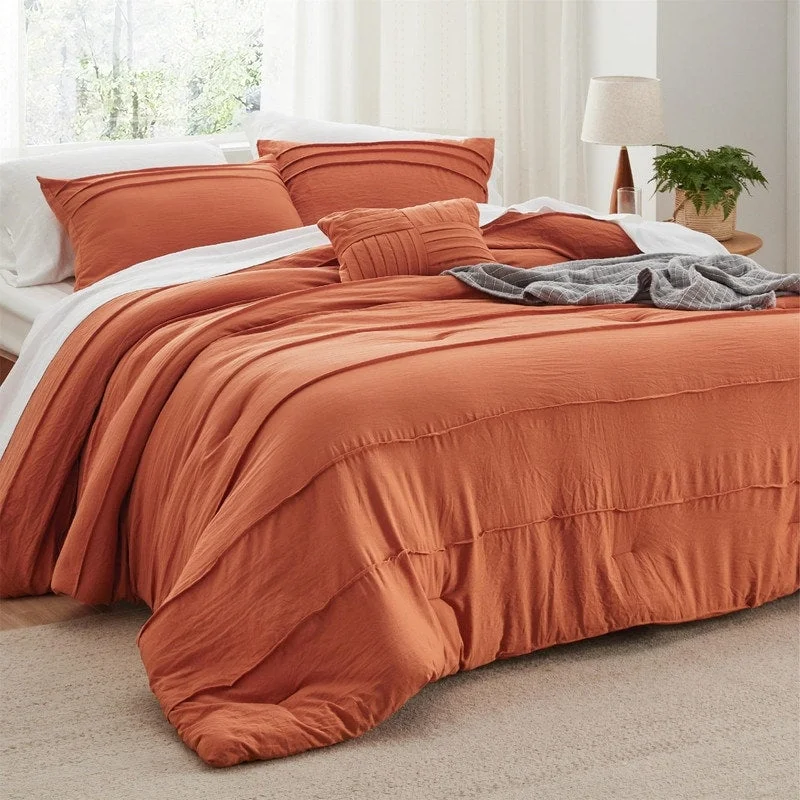 Silk - filled comforters for a luxurious and smooth touchComforter Set - 4 Pieces Pinch Pleat Bed Set Silk - filled comforters for a luxurious and smooth touchComforter Set - 4 Pieces Pinch Pleat Bed Set