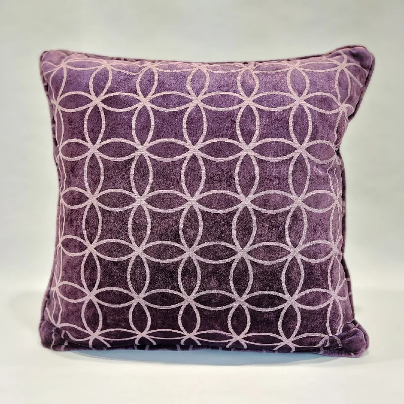 Travel Pillows for Long JourneysFADE VELVET PILLOW (all purple)