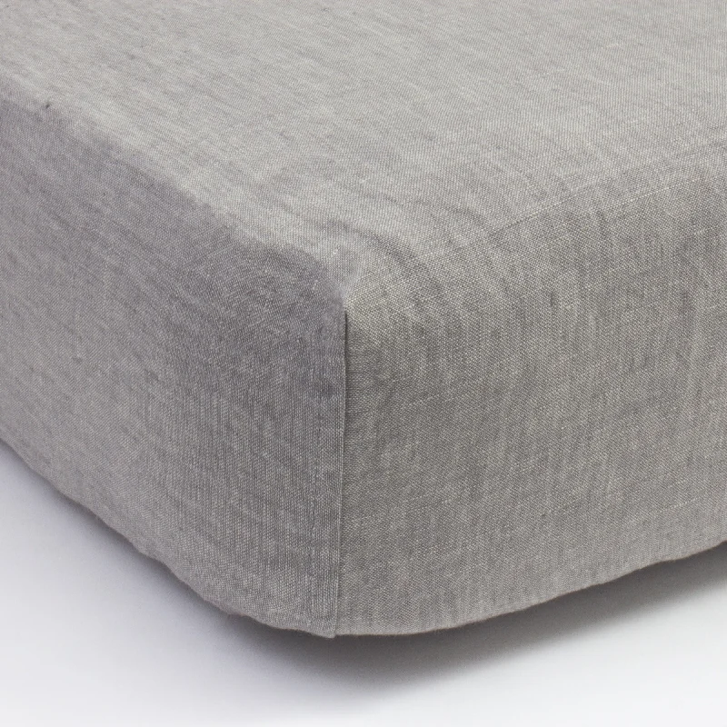 Bed skirts with a high - thread count for a quality feelCottage Home Grey Chambray Linen Box Spring Cover Bed skirts with a high - thread count for a quality feelCottage Home Grey Chambray Linen Box Spring Cover