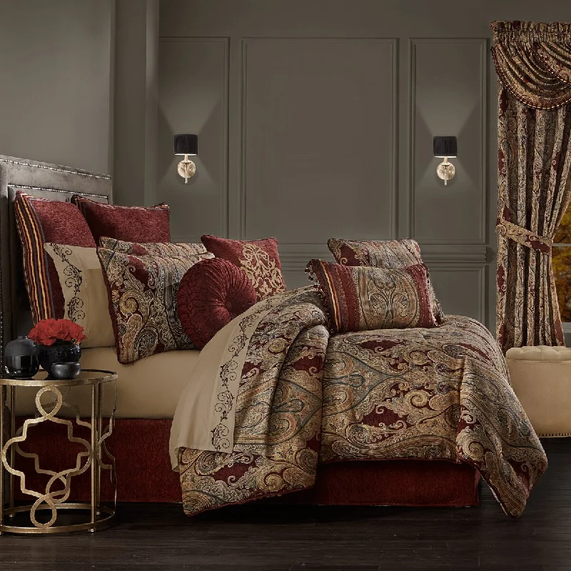 Latex - filled comforters with a bouncy texture and good supportJ. Queen New York Garnet Comforter Set Latex - filled comforters with a bouncy texture and good supportJ. Queen New York Garnet Comforter Set