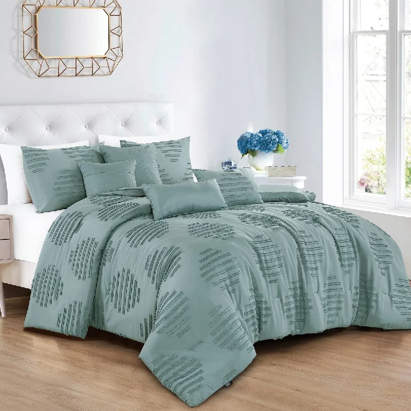 King - size comforters to fit large king - sized beds perfectlySevilla Luxury 7 Piece Comforter set King - size comforters to fit large king - sized beds perfectlySevilla Luxury 7 Piece Comforter set
