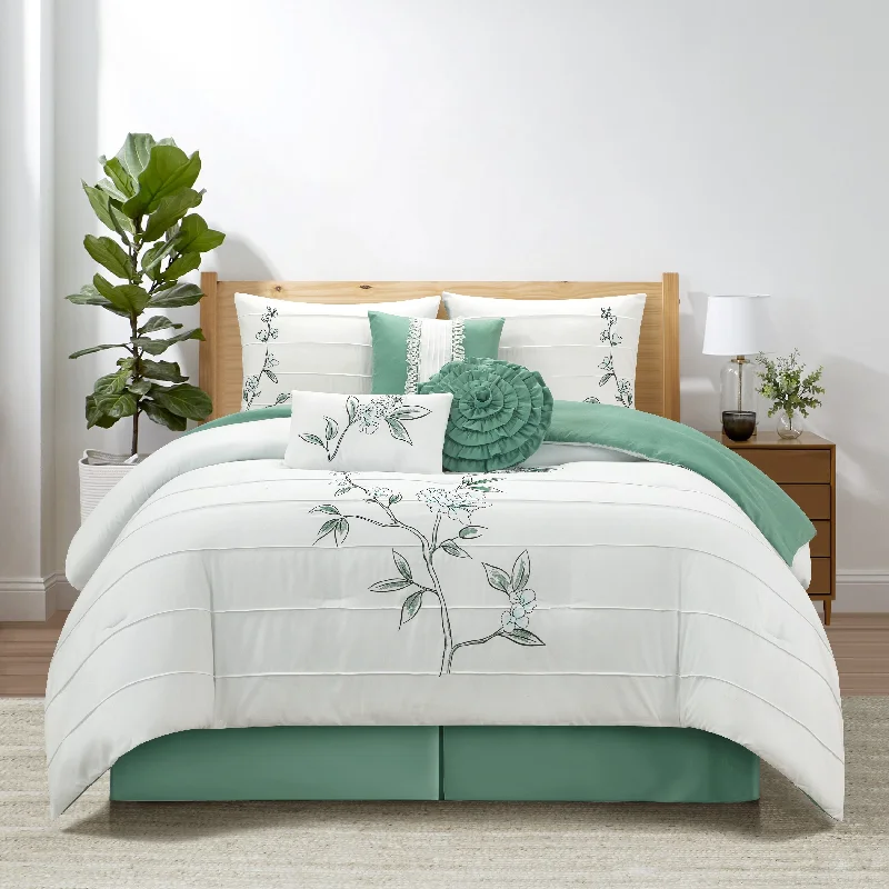 Duck down comforters with a softer feel and good warmth retentionNanshing Blair 7 Piece Botanical Comforter Set Duck down comforters with a softer feel and good warmth retentionNanshing Blair 7 Piece Botanical Comforter Set