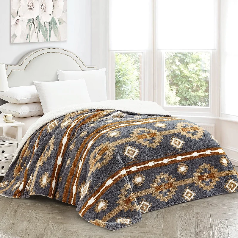 Queen - size comforters for standard queen - sized mattressesSouthwest faux fur comforter Queen - size comforters for standard queen - sized mattressesSouthwest faux fur comforter