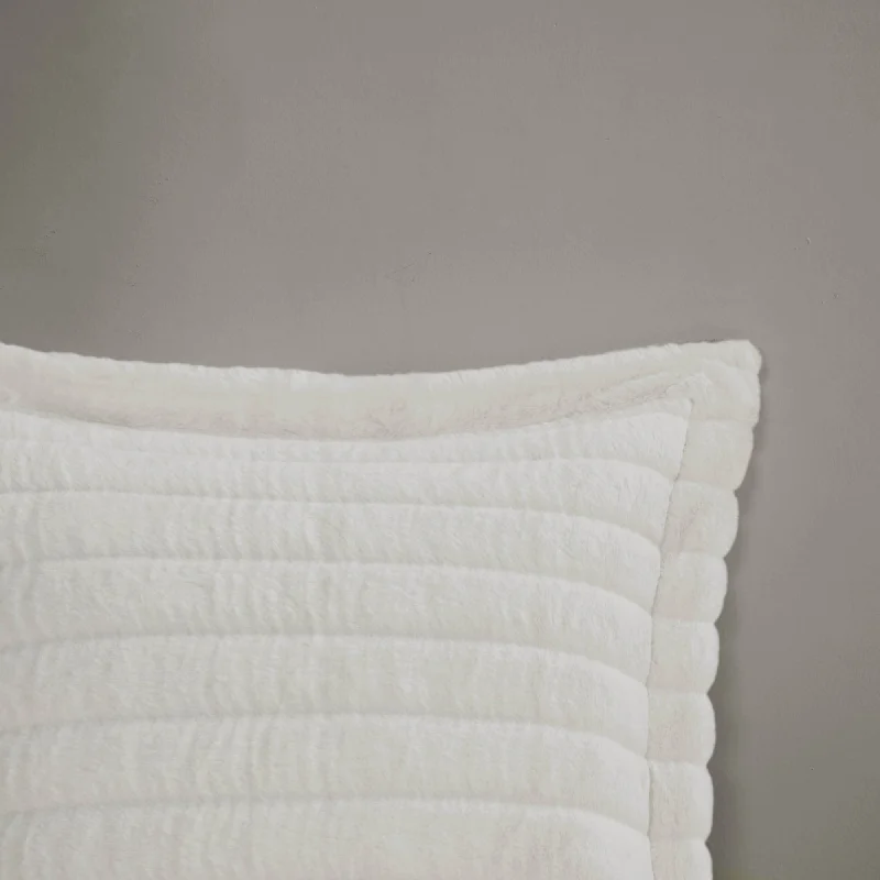 Latex - filled comforters with a bouncy texture and good supportMadison Park Eve Faux Fur Comforter Set