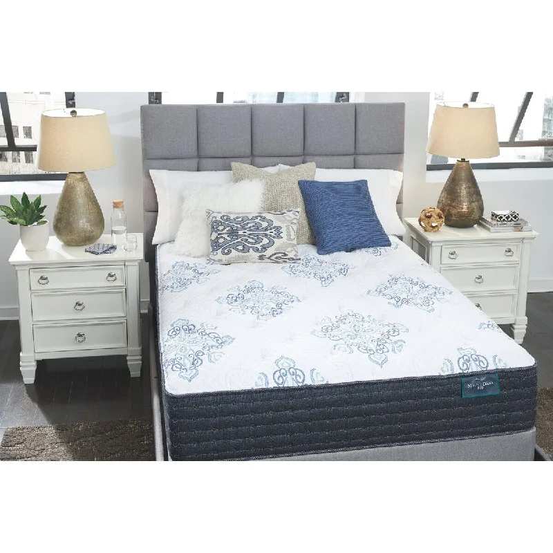 Memory foam mattresses for pressure relief and contouringSignature Design by Ashley Mt. Dana Plush 16 Inch White King Mattress Memory foam mattresses for pressure relief and contouringSignature Design by Ashley Mt. Dana Plush 16 Inch White King Mattress