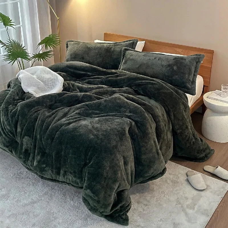 Cotton - filled comforters for a breathable and natural sleep experienceThe Original Plush - Coma Inducer® Oversized Comforter - Dark Forest Cotton - filled comforters for a breathable and natural sleep experienceThe Original Plush - Coma Inducer® Oversized Comforter - Dark Forest