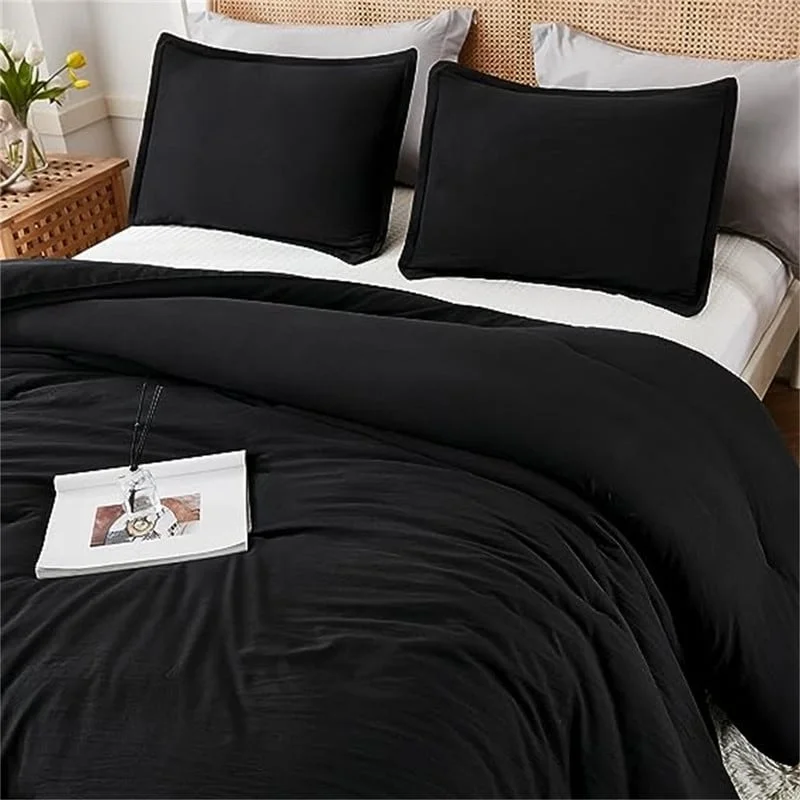 Latex - filled comforters with a bouncy texture and good supportSolid Bedding Set